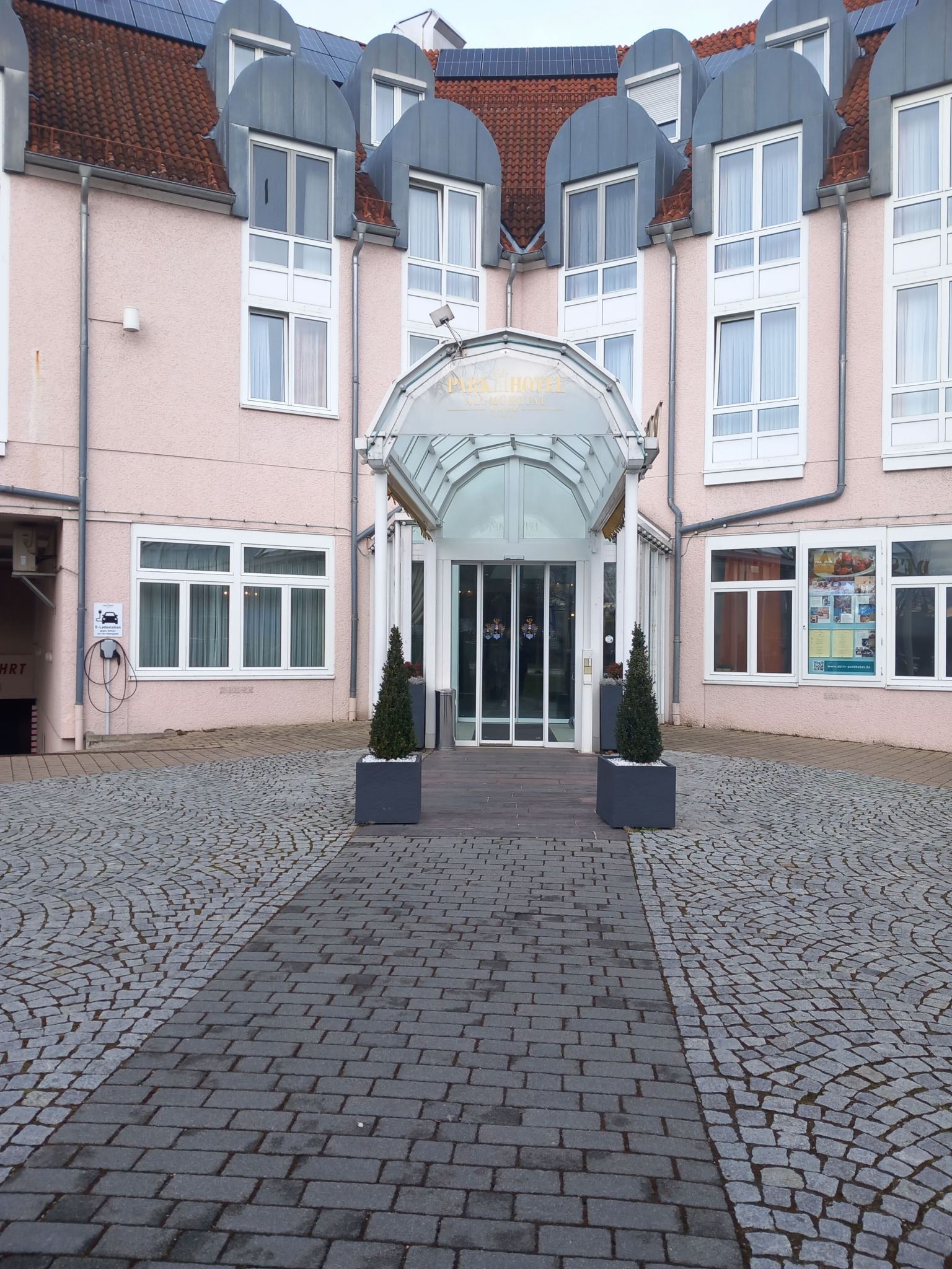 Parkhotel Altmühltal Haupteingang - ©Hermann Liebert