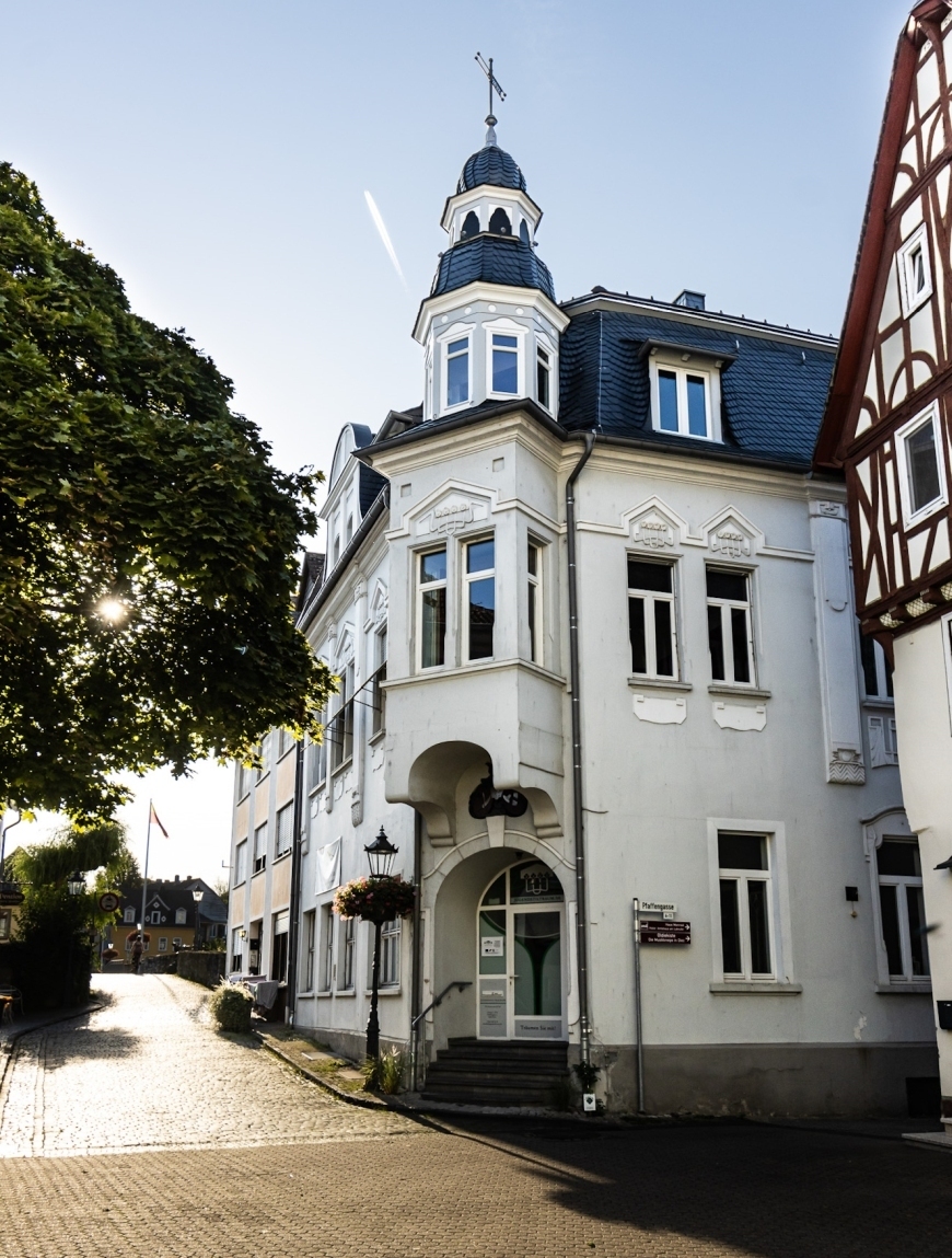 Das Gästeanwesen an der Lahn- Ferienwohnung "Beletage"