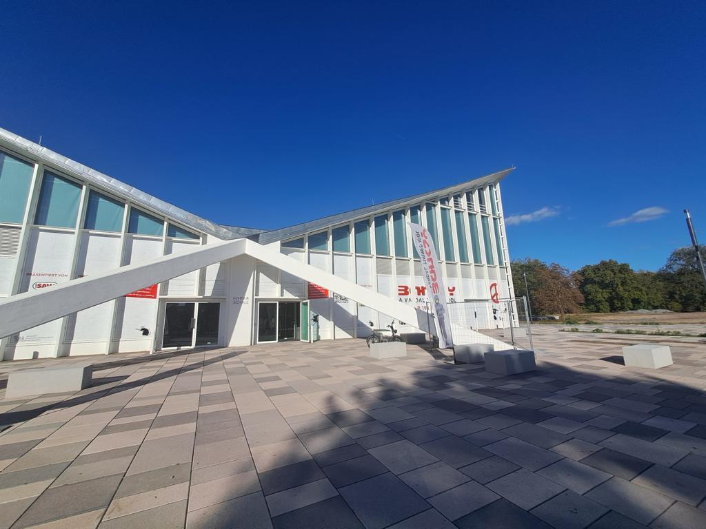 Tagungszentrum Hyparschale Magdeburg