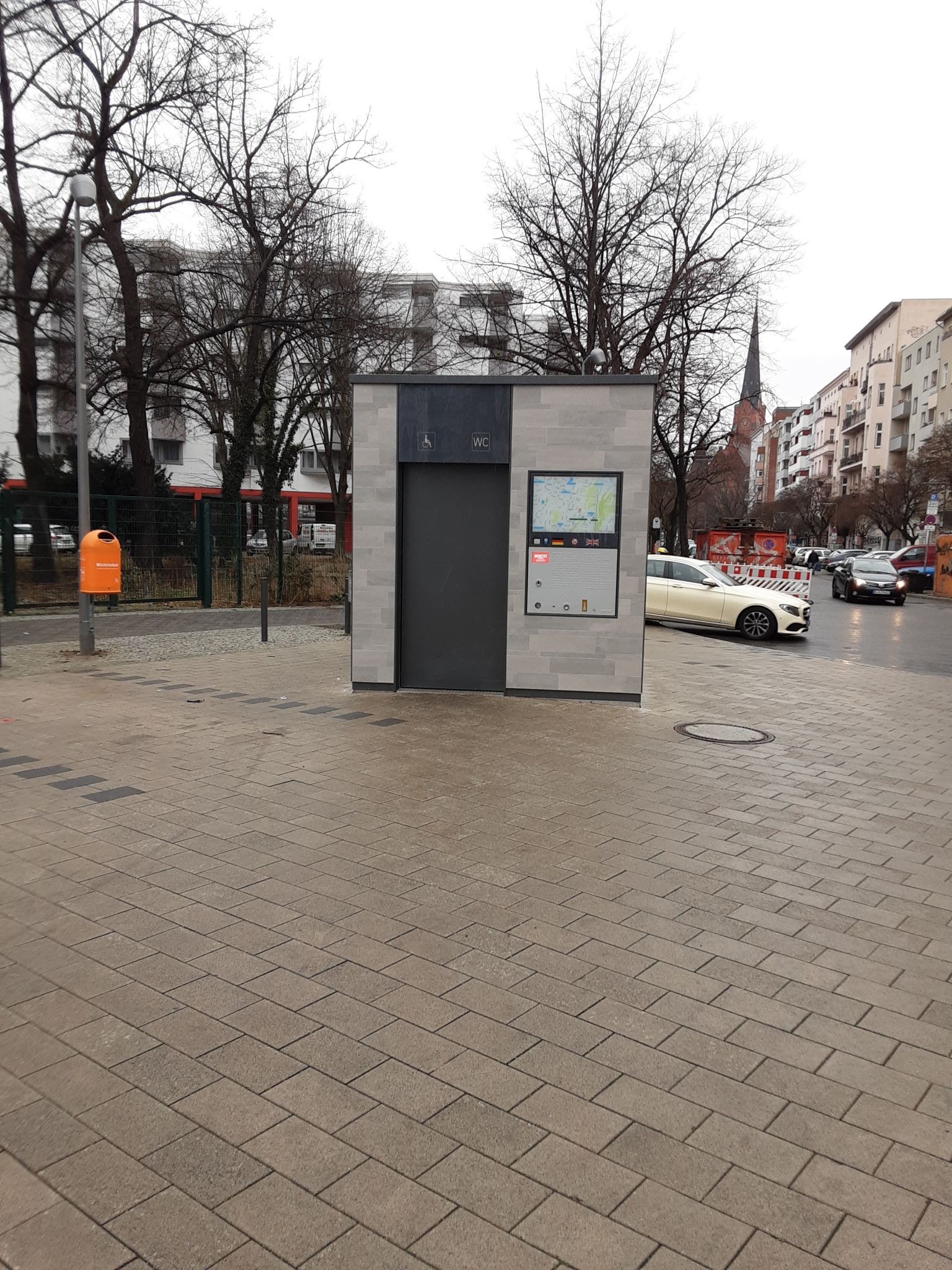 City Toilette Berlin Bülowstraße - ©Rolf Schrader