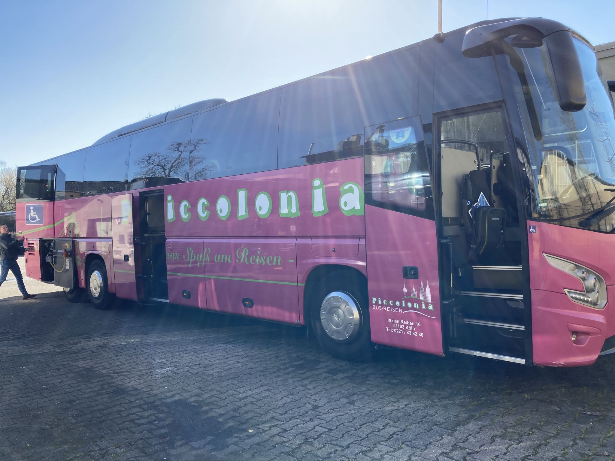 PICCOLONIA BUSREISEN