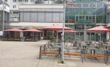 Terrasse mit Blick auf den Eingang - ©DSFT Berlin Terrasse mit Blick auf den Eingang - ©DSFT Berlin