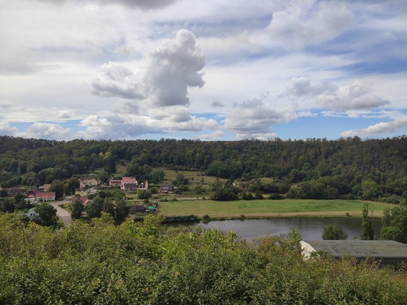 Bild von Informations- und Aussichtspunkt auf dem Saalberg in Rothenburg - ©Ramona Wolf