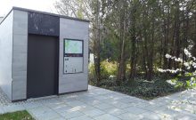 City Toilette Berlin Friedhof Eythstraße - ©Marina Rochel City Toilette Berlin Friedhof Eythstraße - ©Marina Rochel