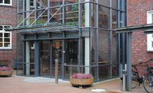 Eingang für Menschen mit Behinderung ( Parkplatz / ZOB ) Eingang für Menschen mit Behinderung ( Parkplatz / ZOB )