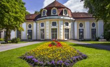 Wandelhalle mit 2 Sälen (Lese- und Trinkhalle / Konzertrotunde) Wandelhalle mit 2 Sälen (Lese- und Trinkhalle / Konzertrotunde)